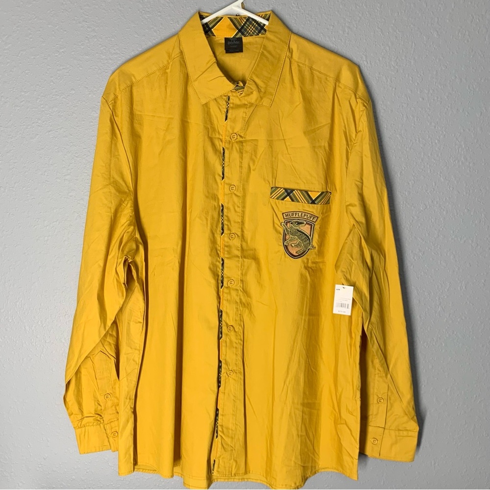 NWT Universal Harry Potter Hufflepuff Yellow Oxford Button Shirt Flip Cuff